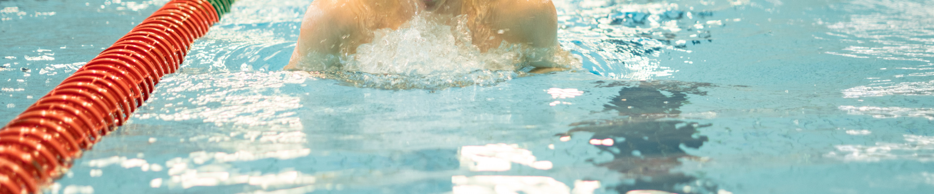 Paralympisch zwemteam traint bij Zwemcentrum De Welle
