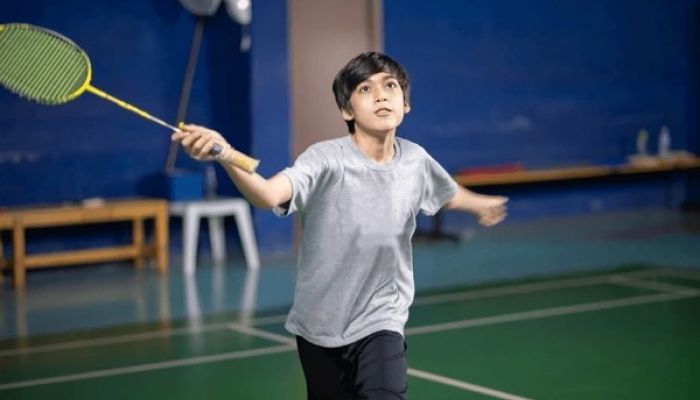 boys-training-badminton-indoor-activitiy-600nw-2240636161.jpg